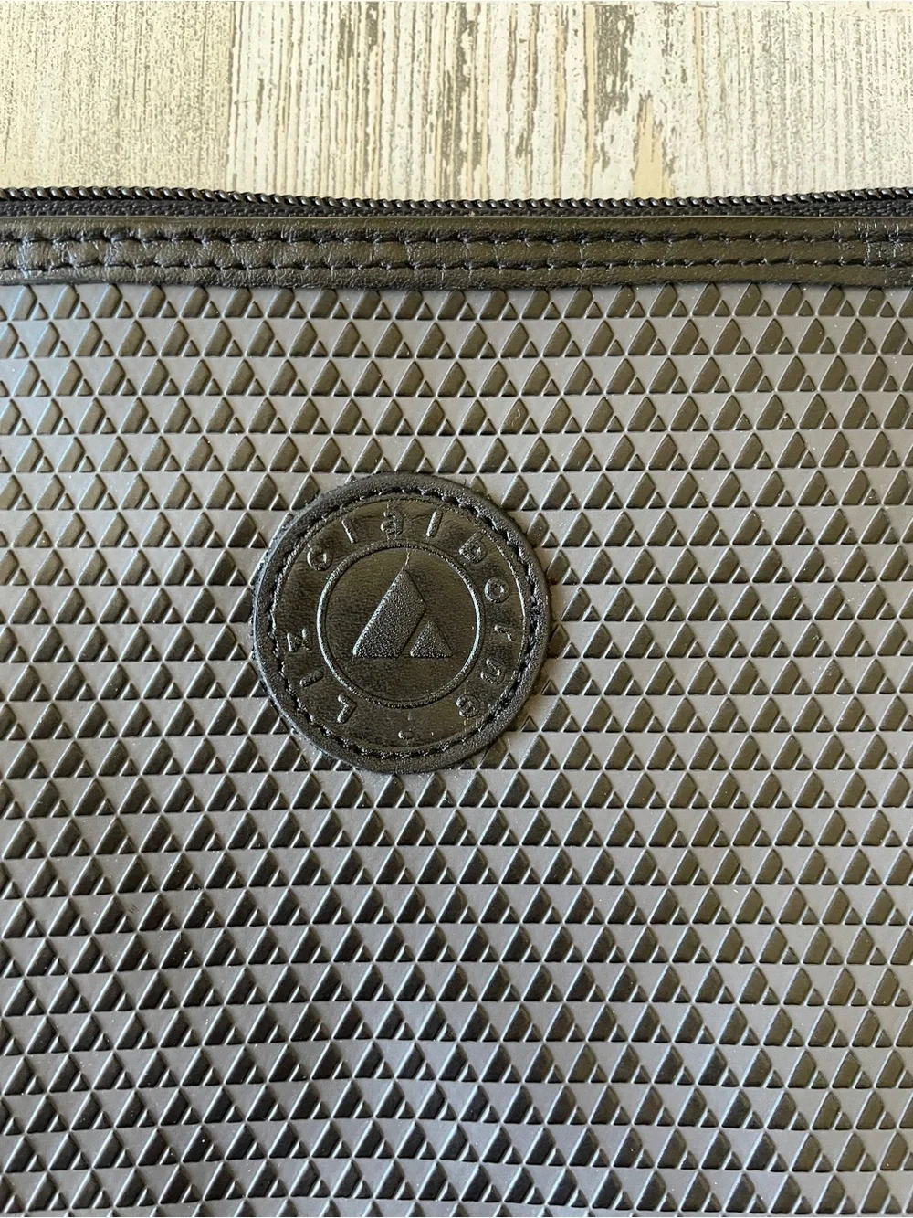 Vintage Liz Claiborne Black Textured Zip Clutch EUC
